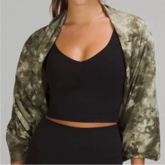 Lululemon Customizable Snap Scarf in Green Tie Dye - Picture 9 of 14